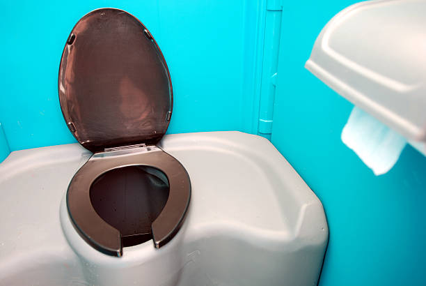 Best Portable bathroom rental  in Howey In The Hills, FL