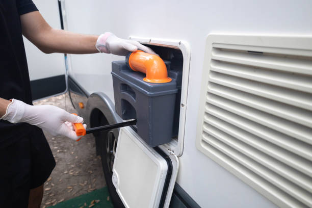 Portable Toilet Options We Offer in Howey In The Hills, FL